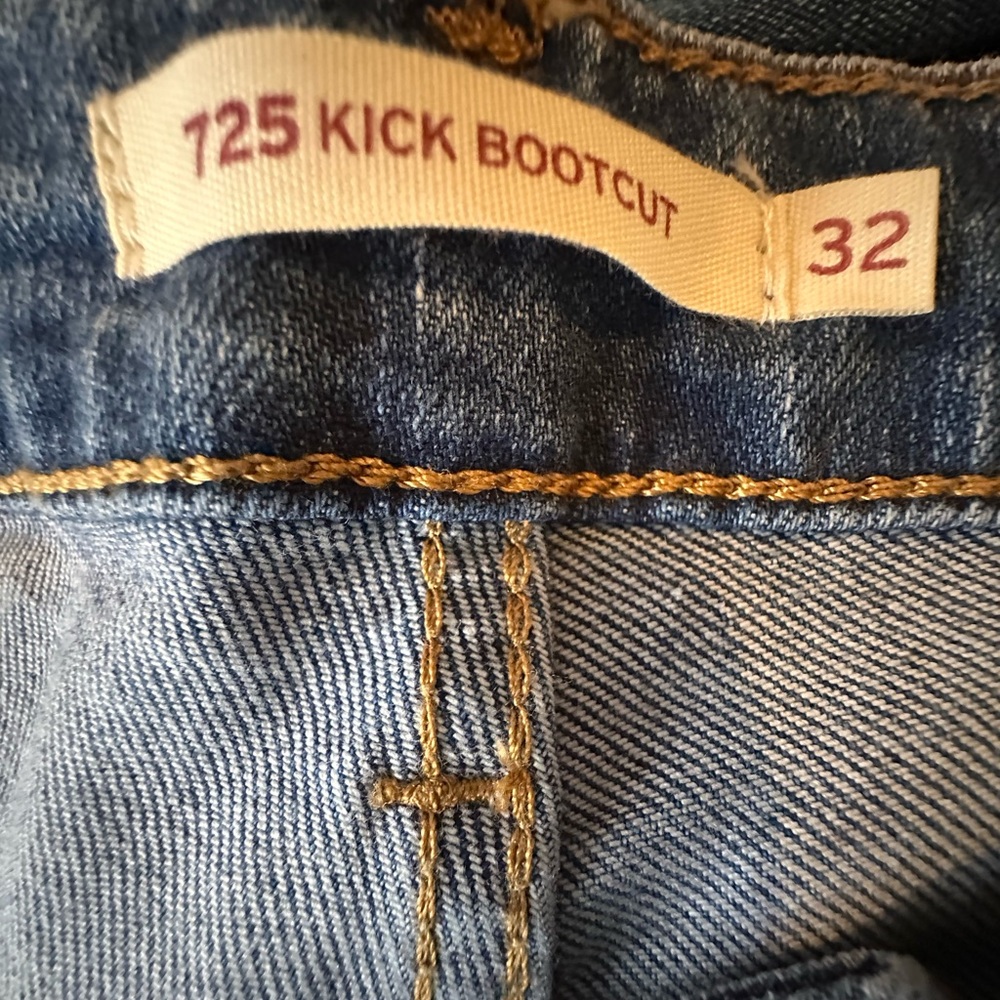Levi's Womens Blue Jeans 725 kick boot. Size 32 - Picture 8 of 11